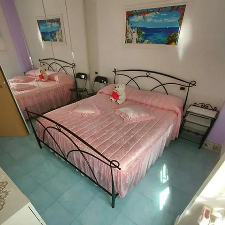 Graziosa Casa Vacanza Al Mare A Centro. *